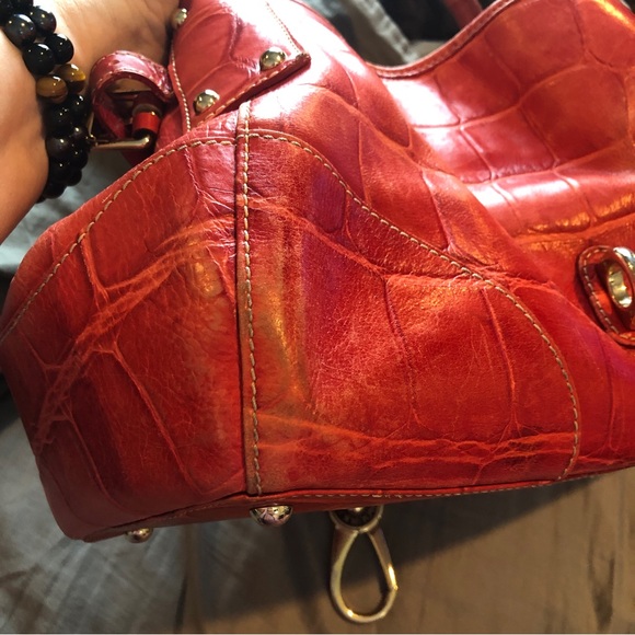 Authentic Dooney & Bourke Leather Red croc styling w Goldtone clasp & trim - Picture 16 of 16